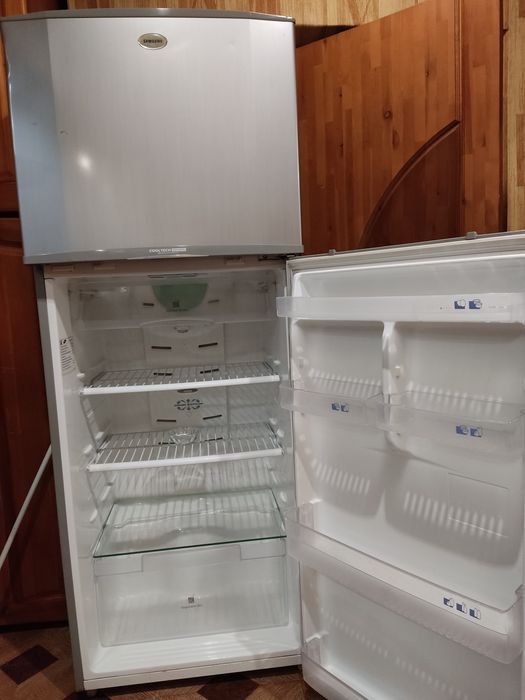 Холодильник SAMSUNG