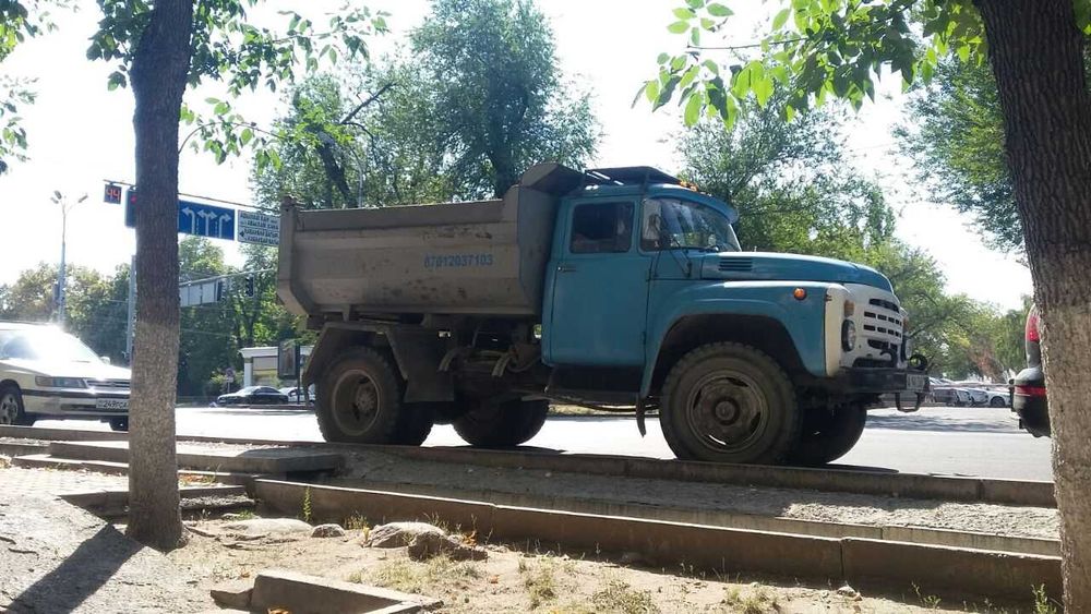 Доставка песка, сникерса, глины