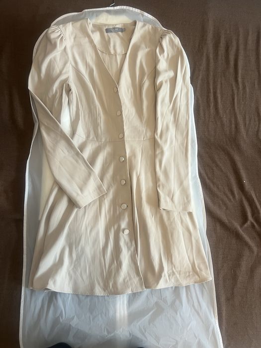 Платье бежевое, Lichi