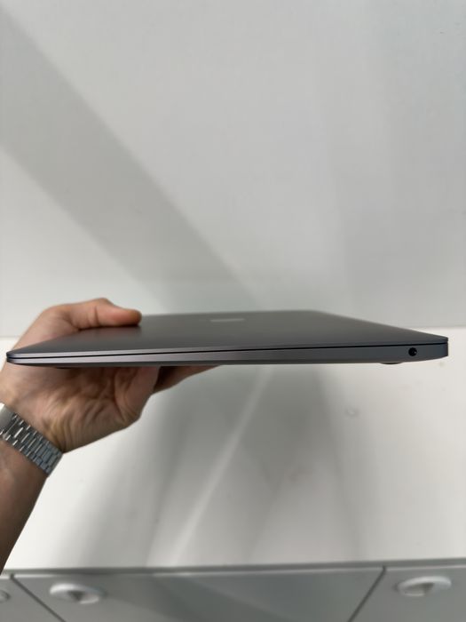 Продам Macbook air m1