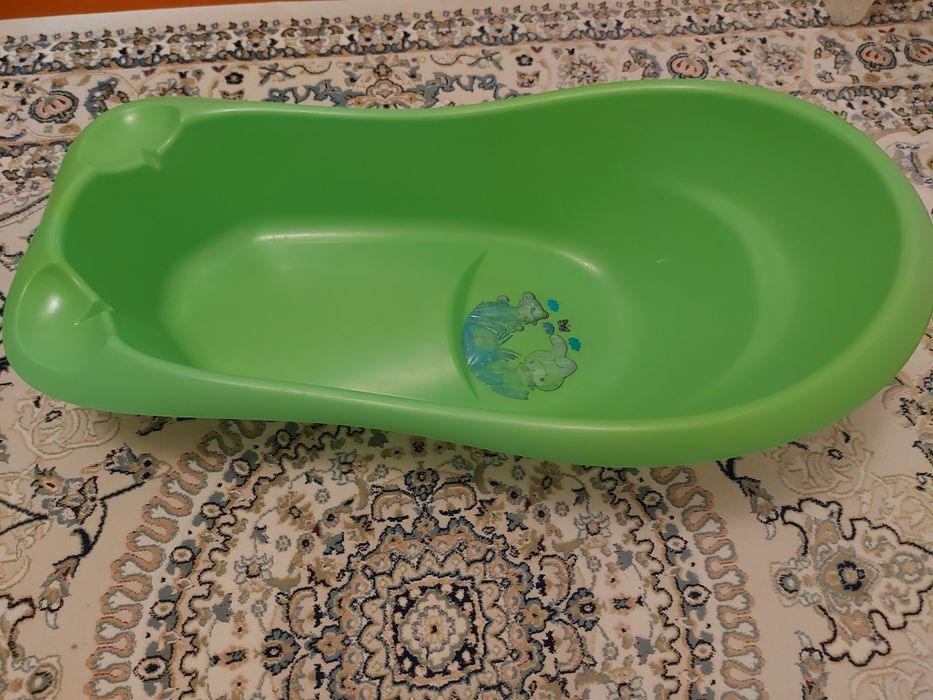 Продам ванночку детскую