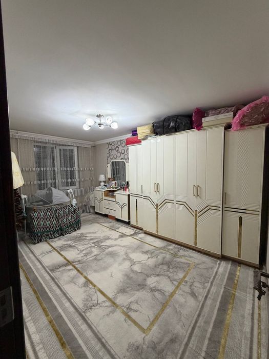 Uchtepa 26 kvartalda 3 xona uy sotiladi srochna o’zimniki