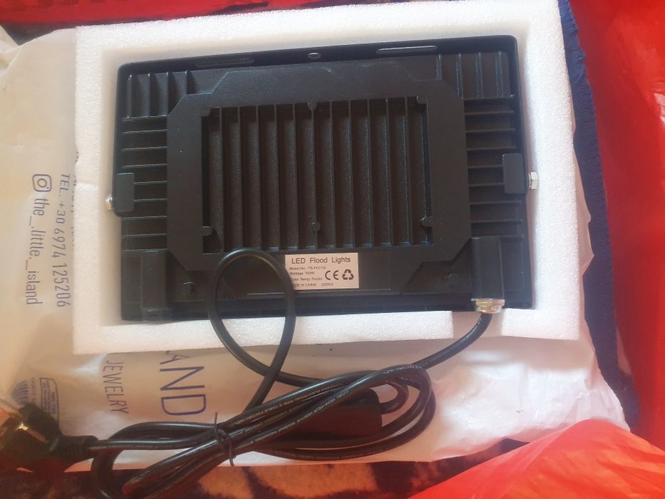 Неонов прожектор 100w