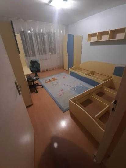 Дава се под наем Тристаен апартамент в София, Левски В - 87 кв.м за 598.23 € - Снимка #1