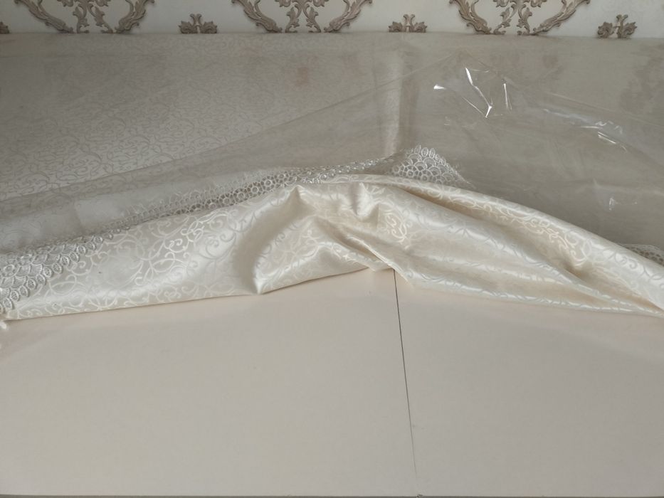 Продам стол для гостиной