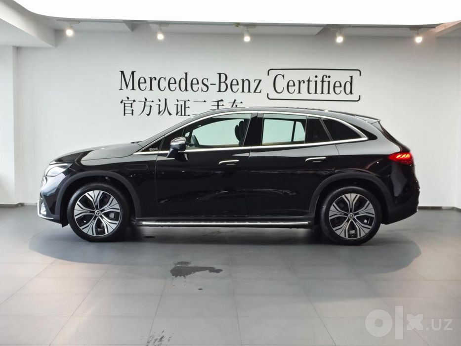 Mercedes Benz EQE suv 500 4matic. Qora salon