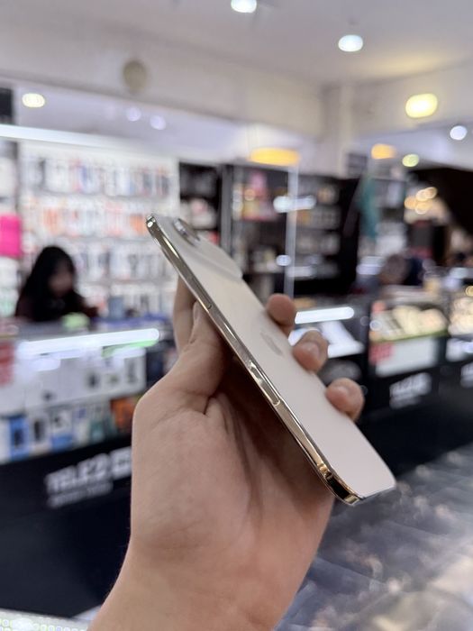 iPhone Air white gold