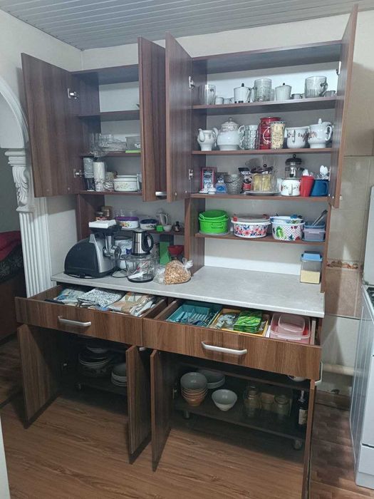 Кухонный шкаф в отличном состоянии!