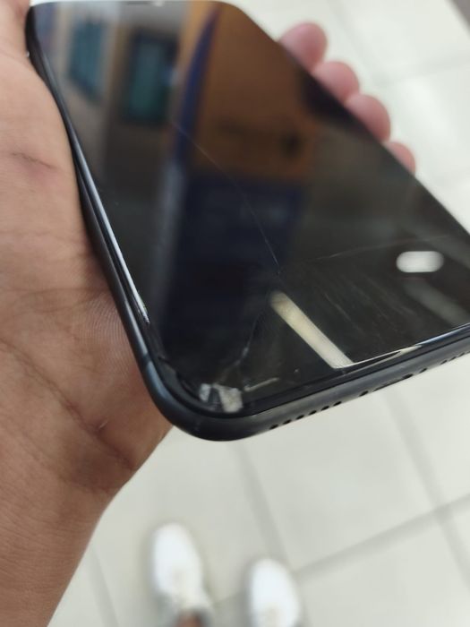 Vând iphone 11 utilizat