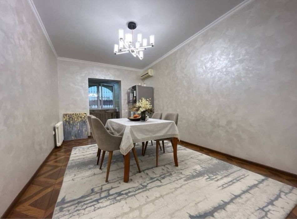 Ойбек, 5 комнатная квартира 200м2 в центре, Госпитальный