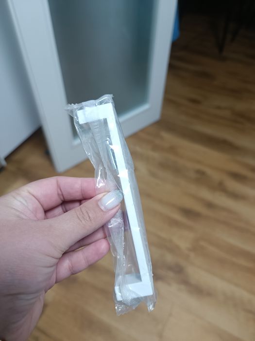 Мебелни дръжки - бял гланц, метални 128мм, 18 броя