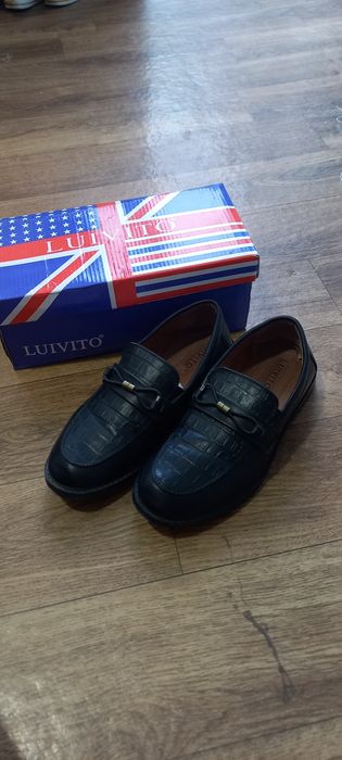 Продаётся туфли для мальчиков