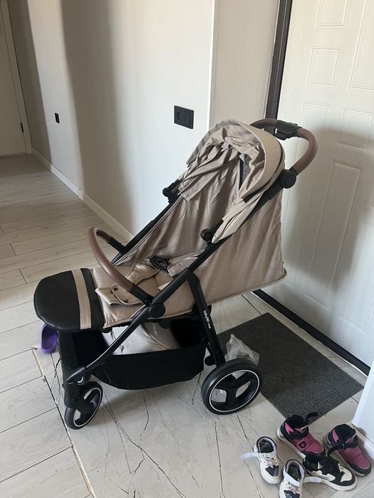 Коляска прогулочная babyton