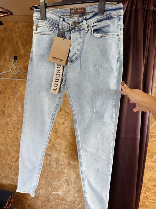 Дамски дънки Burberry 33 размер нови