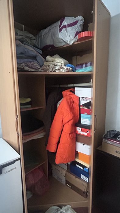 Продам угловой шкаф