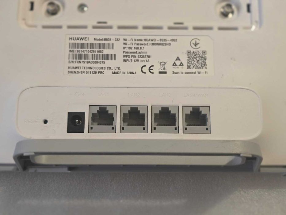 Modem Wireless 4G+ Huawei B535-232, Slot Cartelă SIM, Gigabit Cat.7 300 Mbps, Dual-Band AC1200