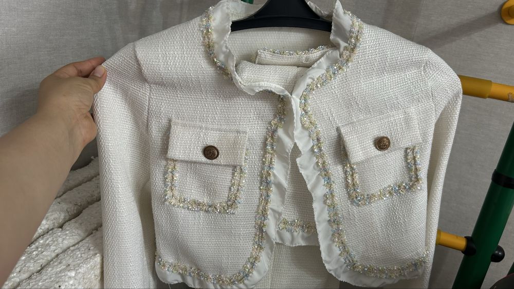 Твидовый кростюм