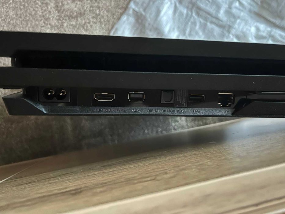 Sony PS4 Pro 1 tb