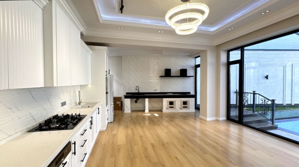 срочно продаётся новый Евродом циалковиский 3,2-соток 3-уровень 7-комн