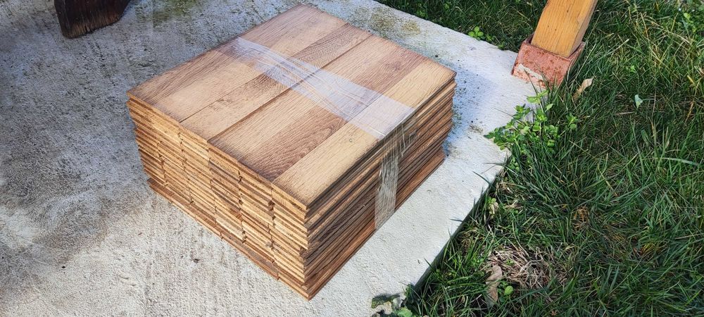 Естествен паркет от дъб.