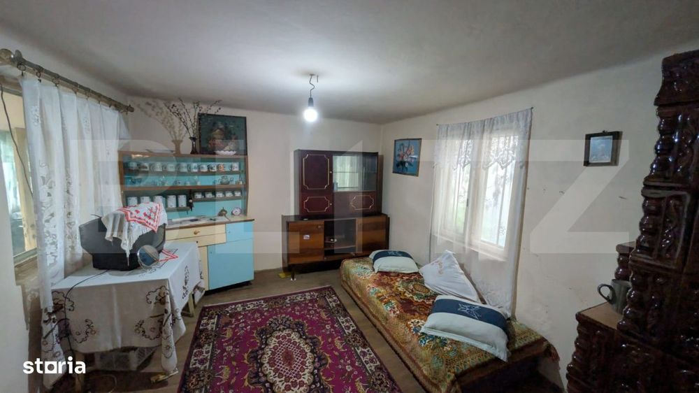 Bucsani 80mp, teren 2540mp casa de renovat