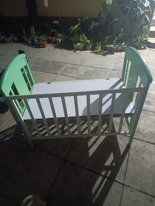 Продам детскую кроватку