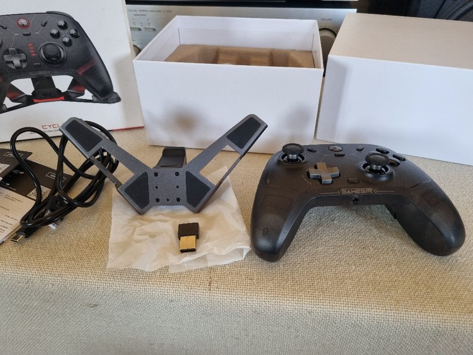 Wireless Game Controller Gamesir CYCLONE. Nou.