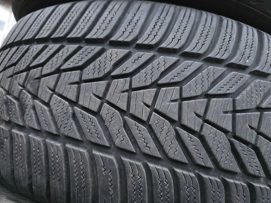 2бр Като нови зимни гуми 245 50 18 - Hankook - DOT 2023 -