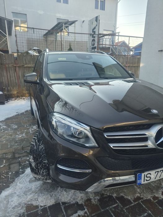 Vând Mercedes GLE 250