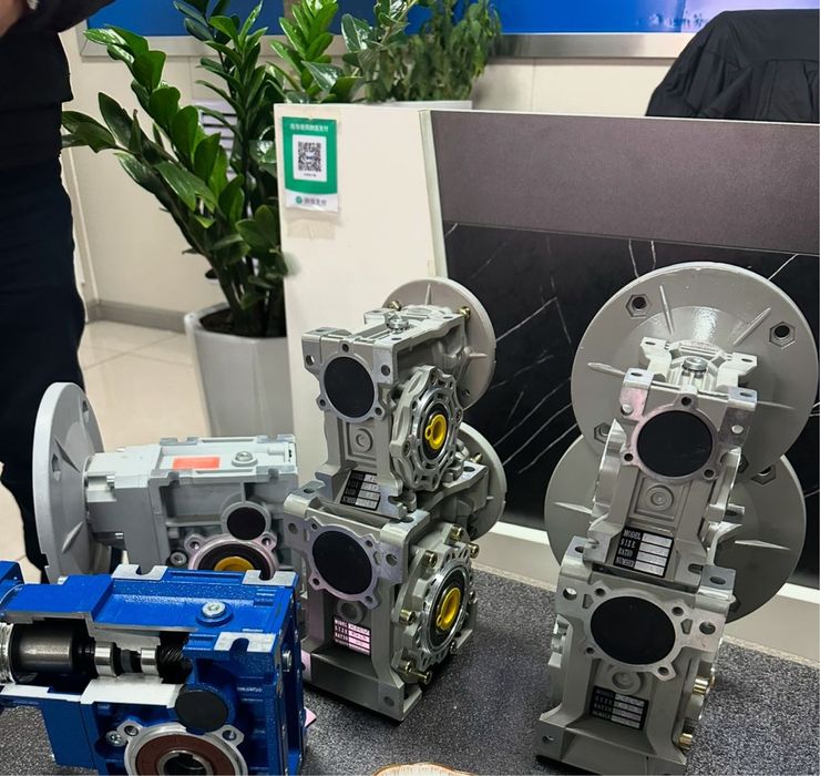 Мотор редуктор червячный RV NMRV