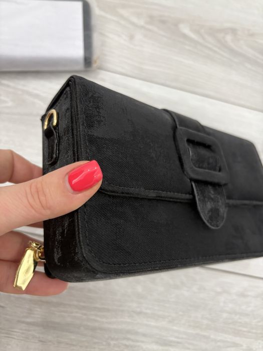 Красива и практична дамска чанта с протмоне и отделение за телефон