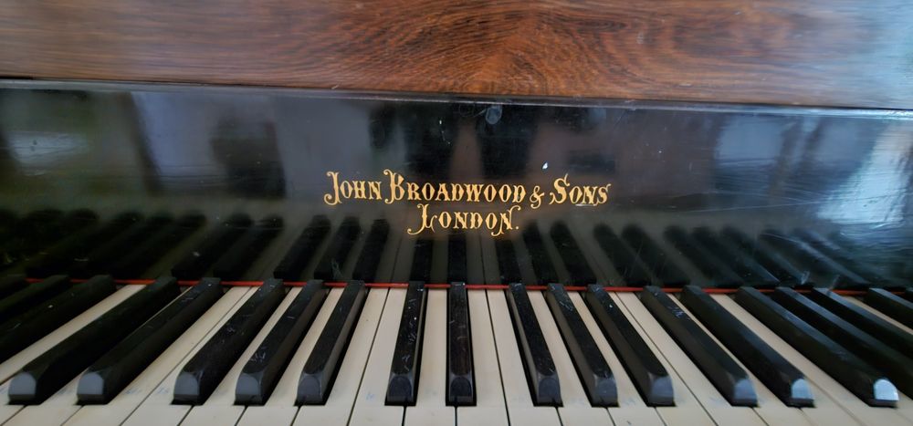 Pian cu coada scurta John Broadwood & sons