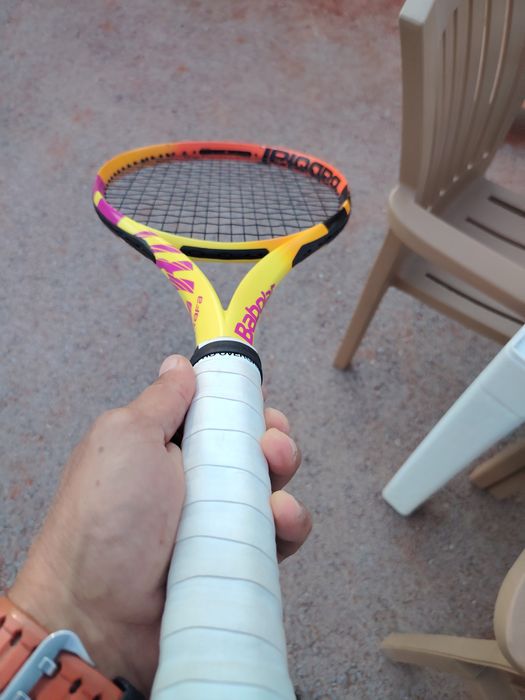 Продавам тенис ракета Babolat Rafa. Перфектна