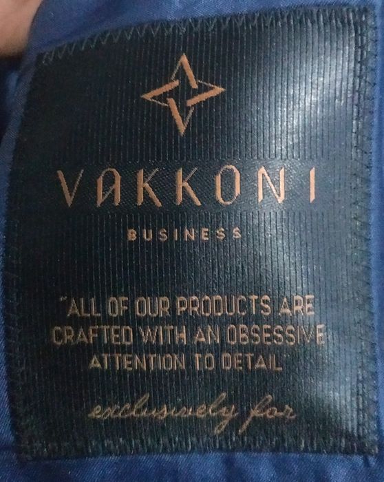 Продам срочно костюм тройку