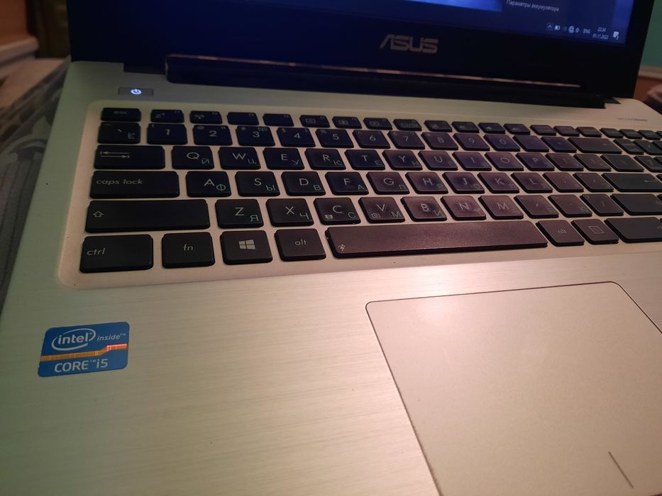 Notebook ASUS i5, 6g Ozu