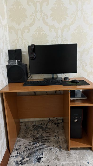 Стол компьютерный