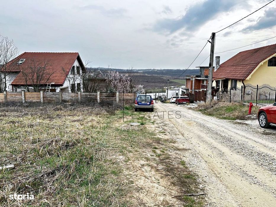 Teren Paleu cu vedere spre panoramică spre lac