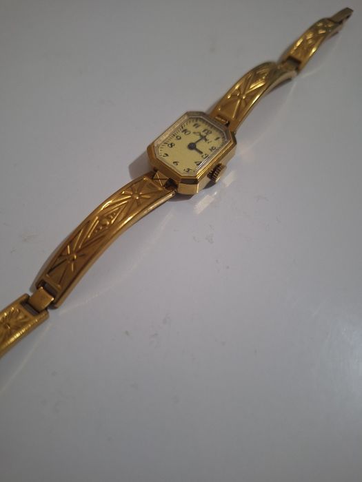 Ссср женские позолоченные часы.