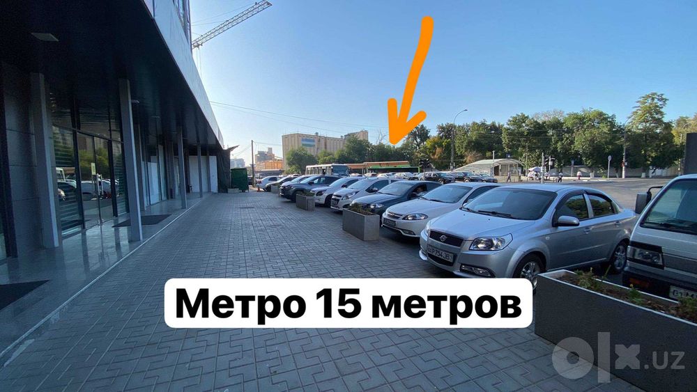 Сдам поимещение 527м2 рядом с метро 15 метров вдоль дороги рядом Лицей
