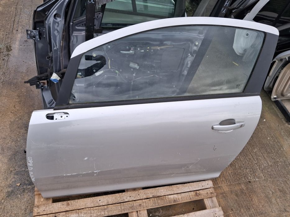 Врата Opel Corsa D 2008г.