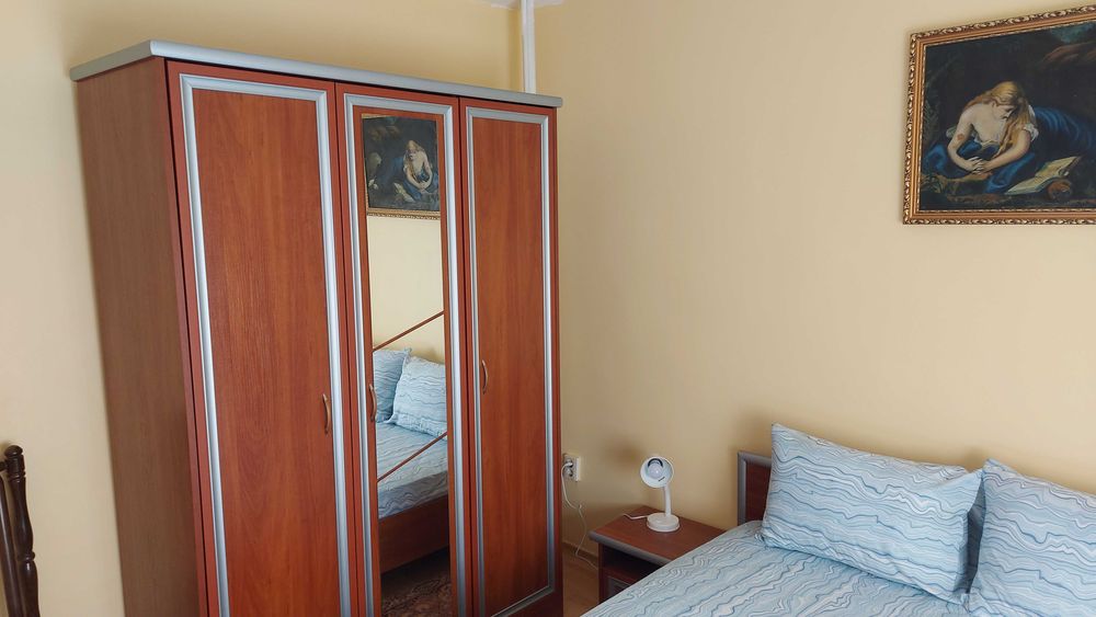 Под НАЕМ, КЪЩА, Идеален Център