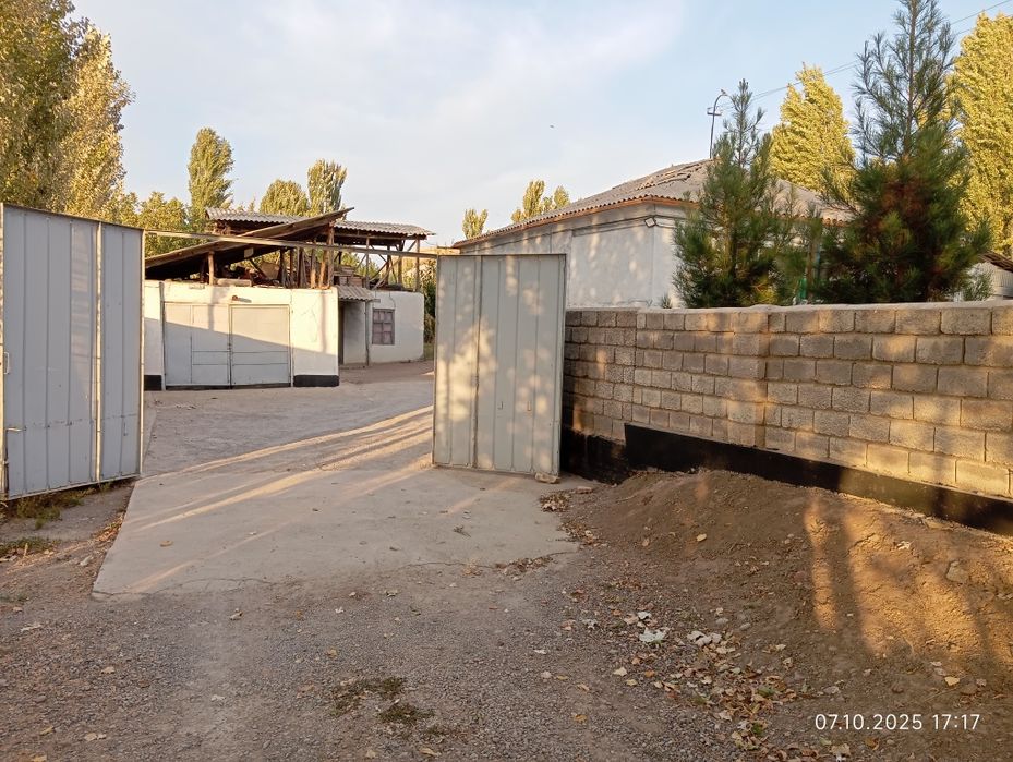 Бустонлик туманида 20 сотих уй сотилади.Булип сотиш варианти хам бор!