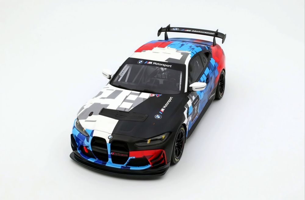 Macheta BMW M4 GT4 2024 la scara 1:18 Otto