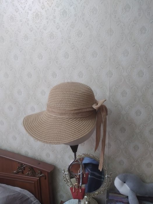 Продаю модную шляпу женскую