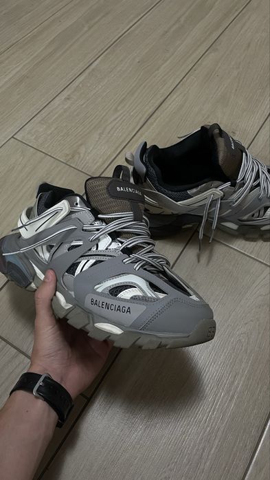 Balenciaga track