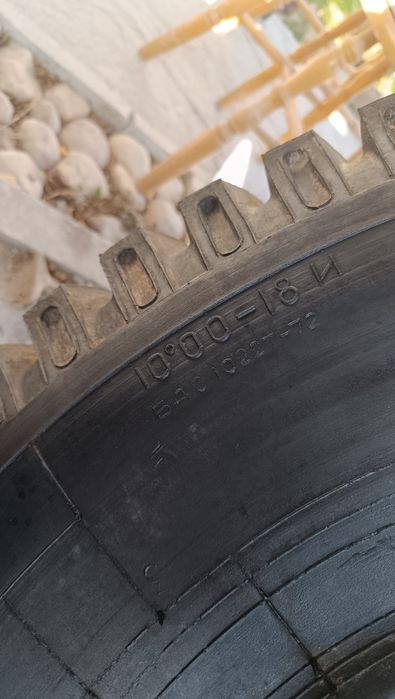 НОВИ Гуми 10.00 х 18  ( БДС 10227 - 72 ) 2 бр. за Газ 63 камион и др.
