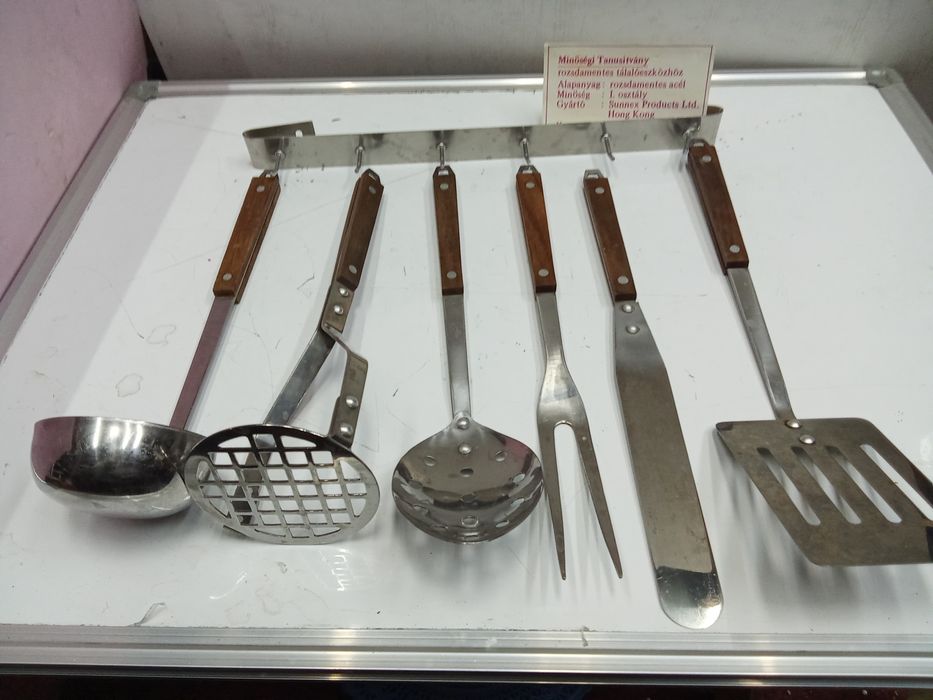 Ретро унгарски кухненски комплект