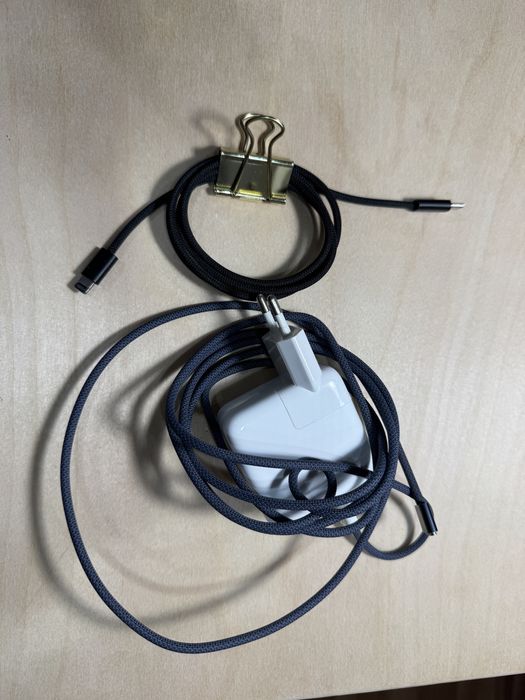 Macbook Air M2 8/256 + Magic Mouse 2 Срочно