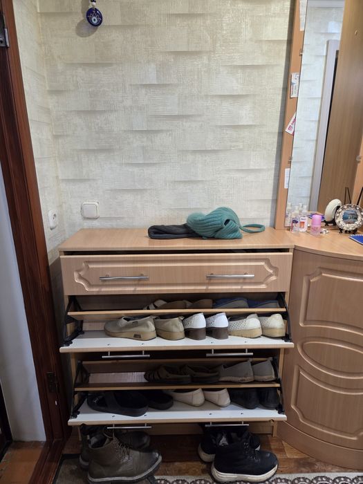 Продам шкаф прихожую