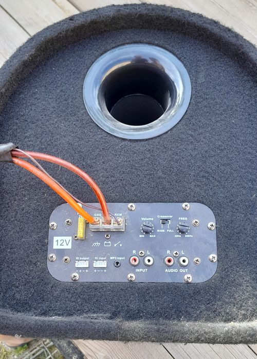 Сабвуфер в хорошем состоянии